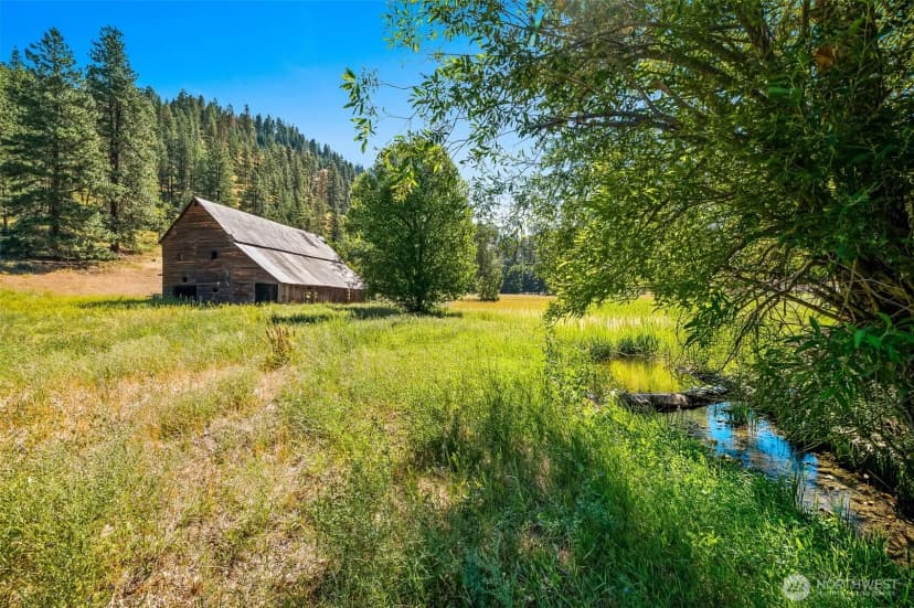 Property photo for 10495 Merry Canyon Road, Leavenworth photo 2