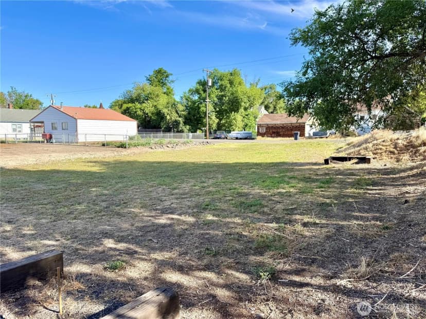 Property photo for 0 E 2nd Avenue, Odessa photo 4