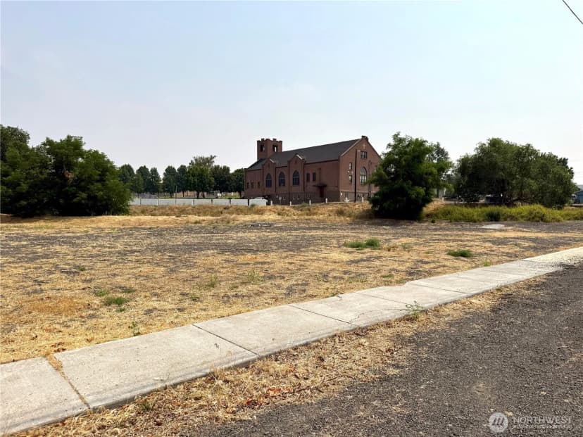 Property photo for 0 S Division Street, Odessa photo 2