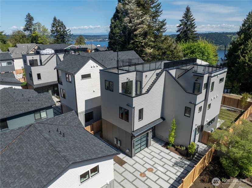 Property photo for 13540 39th Avenue Ne #b, Seattle