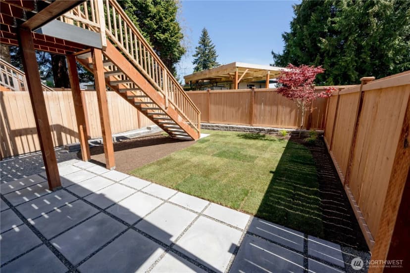 Property photo for 13540 39th Avenue Ne #b, Seattle photo 21