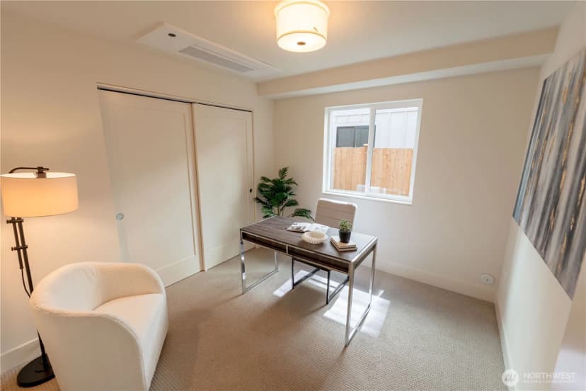Property photo for 13540 39th Avenue Ne #b, Seattle photo 4