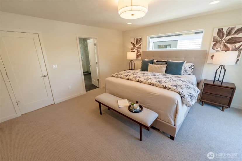 Property photo for 13540 39th Avenue Ne #b, Seattle photo 15