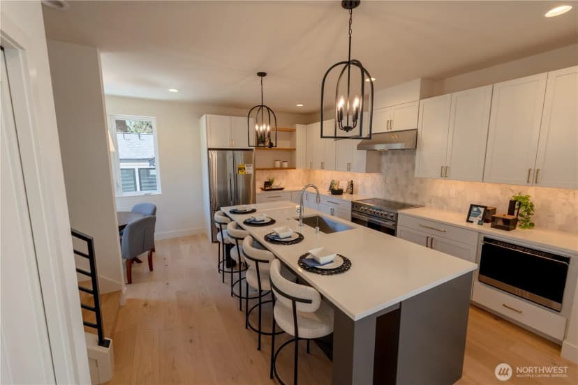 Property photo for 13540 39th Avenue Ne #b, Seattle photo 11