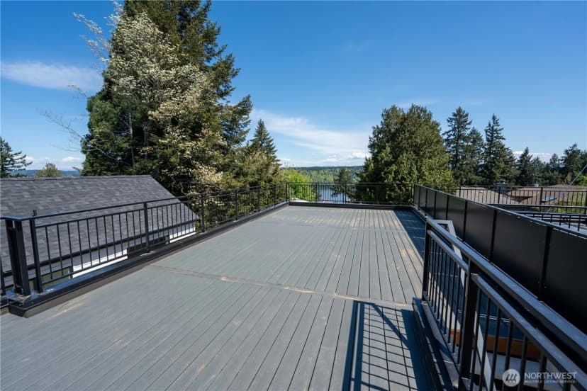 Property photo for 13540 39th Avenue Ne #b, Seattle photo 23