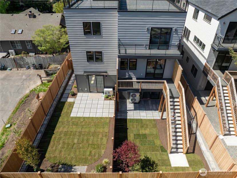 Property photo for 13540 39th Avenue Ne #b, Seattle photo 22