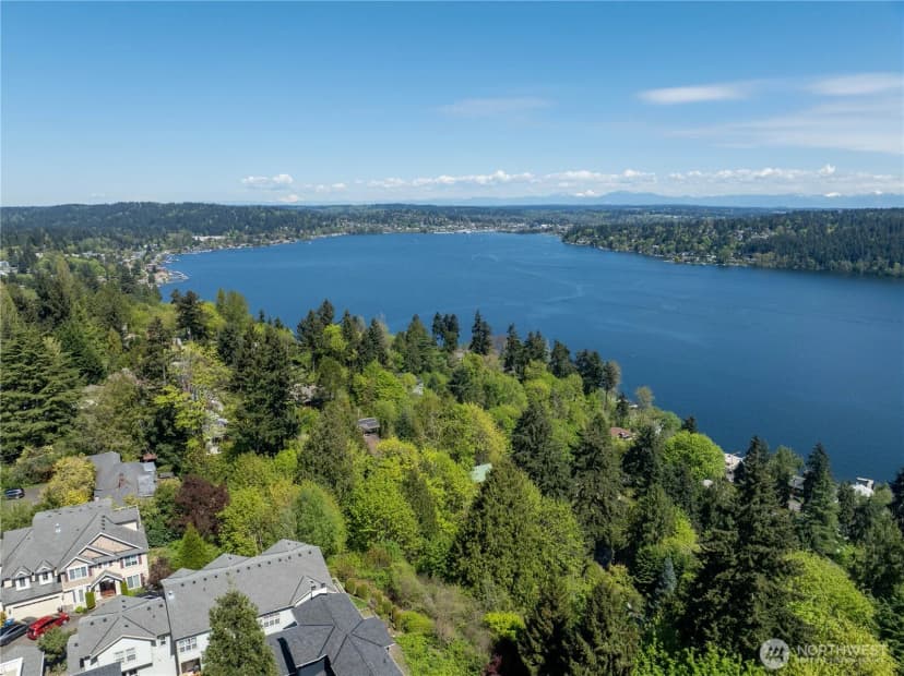 Property photo for 13540 39th Avenue Ne #b, Seattle photo 24