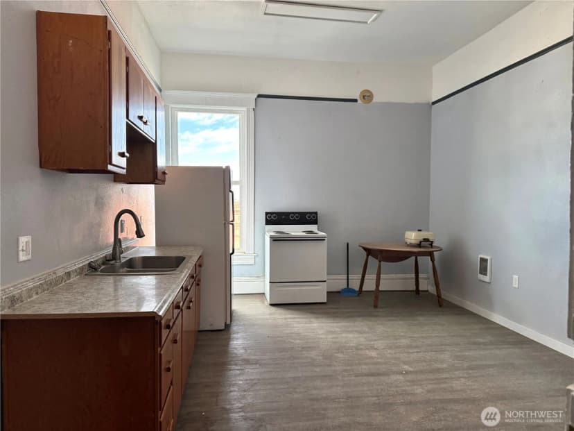 Property photo for 4 E 1st Avenue, Odessa photo 22