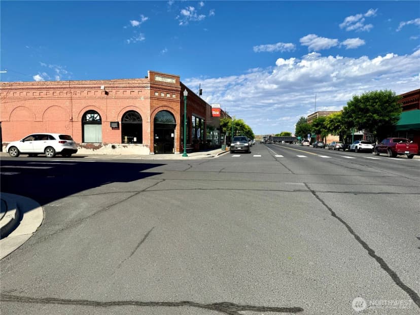 Property photo for 4 E 1st Avenue, Odessa photo 35