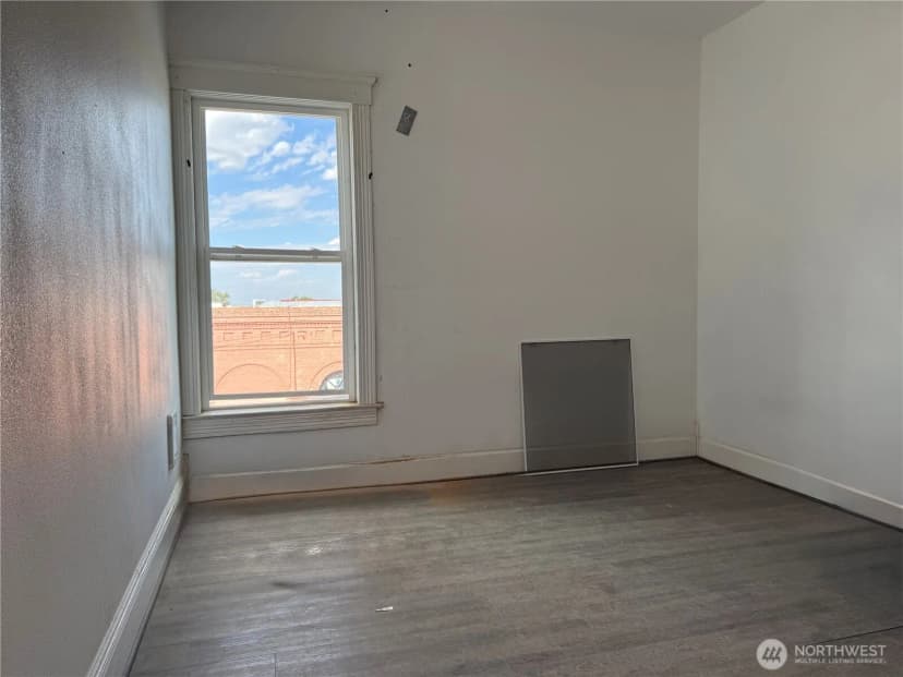 Property photo for 4 E 1st Avenue, Odessa photo 25
