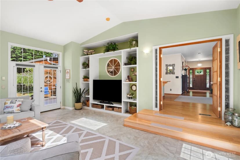 Property photo for 1850 Maple Street, Port Townsend photo 10