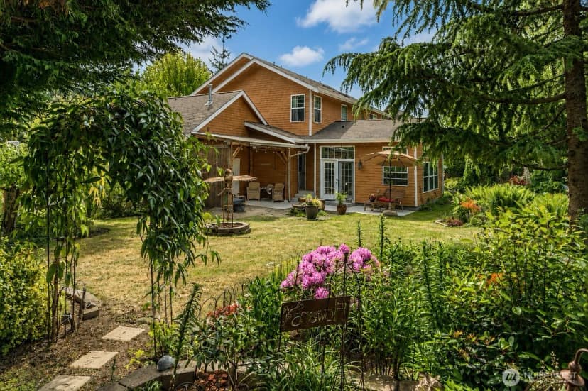 Property photo for 1850 Maple Street, Port Townsend photo 2