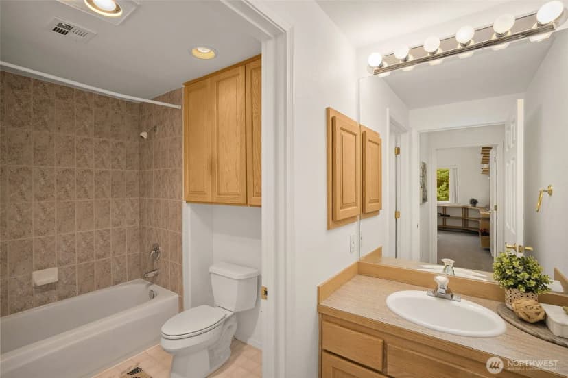 Property photo for 22760 Se 43rd Court #2617, Issaquah photo 29