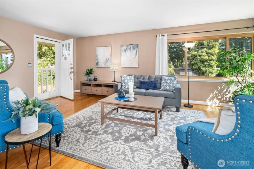 Property photo for 1529 Ne 94th Street, Seattle photo 4
