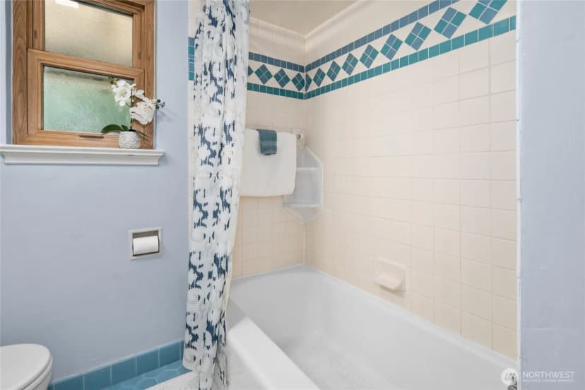 Property photo for 1529 Ne 94th Street, Seattle photo 17