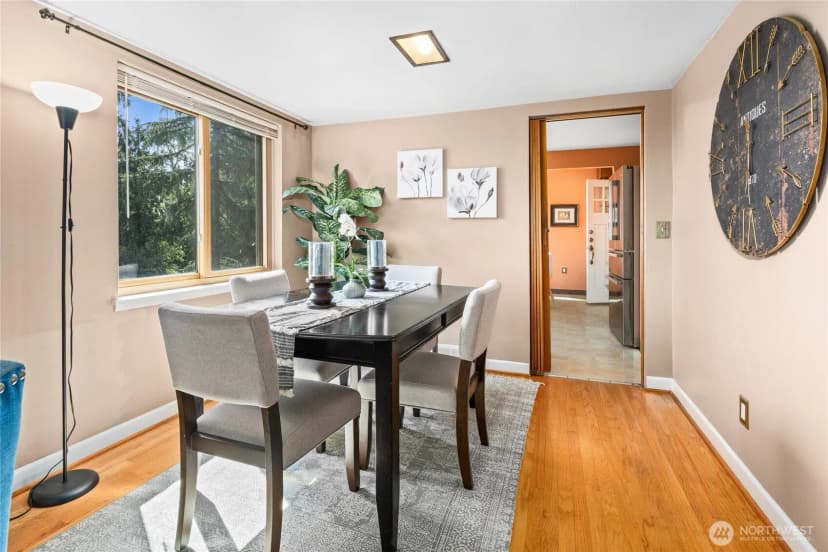 Property photo for 1529 Ne 94th Street, Seattle photo 7