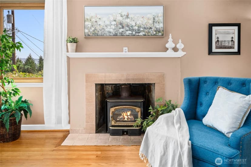 Property photo for 1529 Ne 94th Street, Seattle photo 6