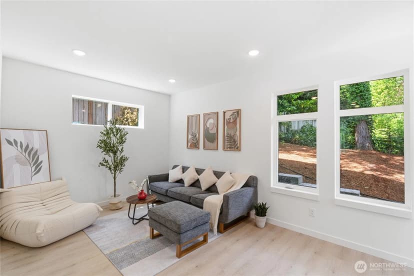 Property photo for 5716 Ne 65th Street, Seattle photo 10