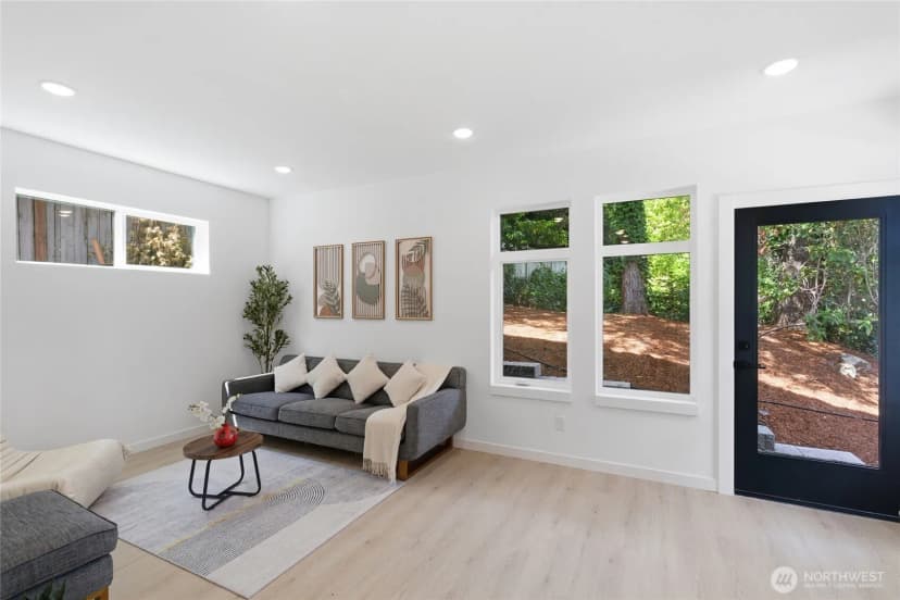 Property photo for 5716 Ne 65th Street, Seattle photo 13