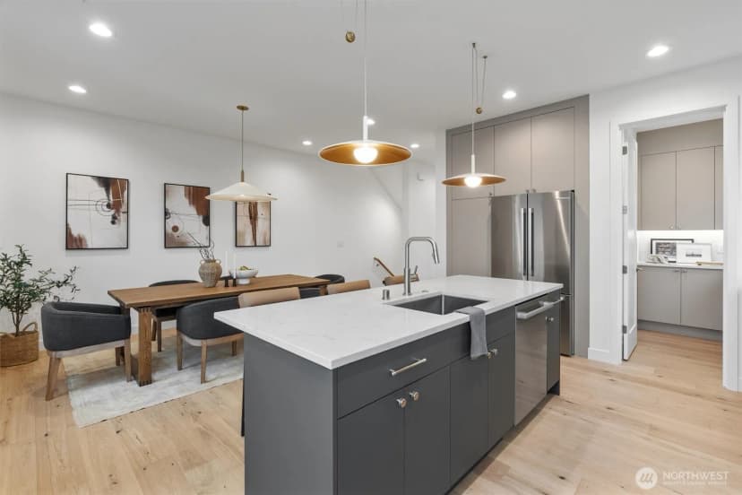 Property photo for 4049 44th Avenue Sw, Seattle photo 12