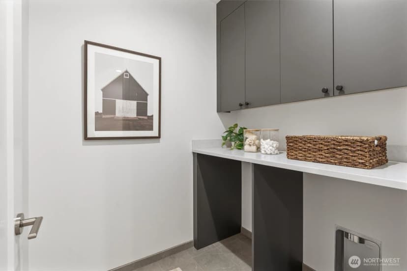 Property photo for 4049 44th Avenue Sw, Seattle photo 25