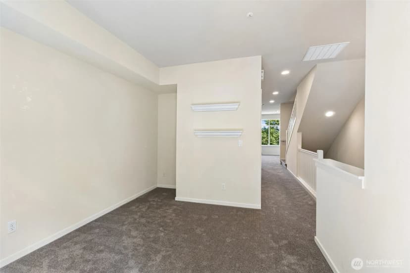 Property photo for 93 Sky Ridge Road Nw #505, Issaquah photo 12