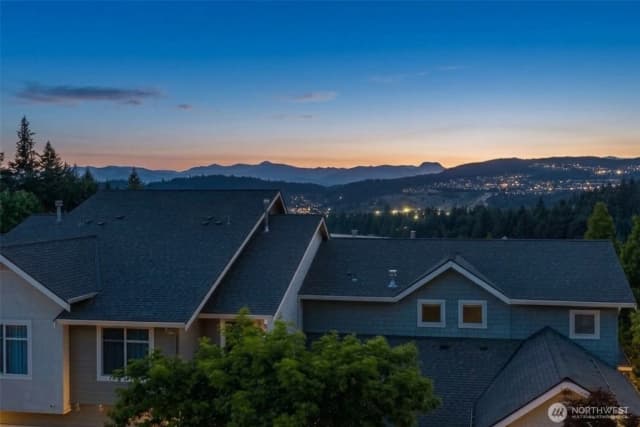 Property photo for 93 Sky Ridge Road Nw #505, Issaquah photo 3