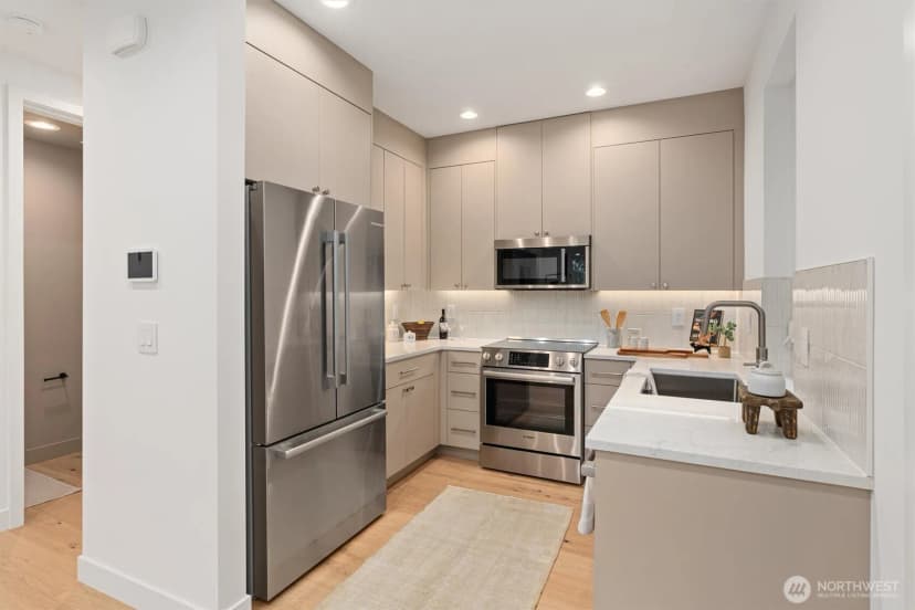 Property photo for 4047 44th Avenue Sw, Seattle photo 10