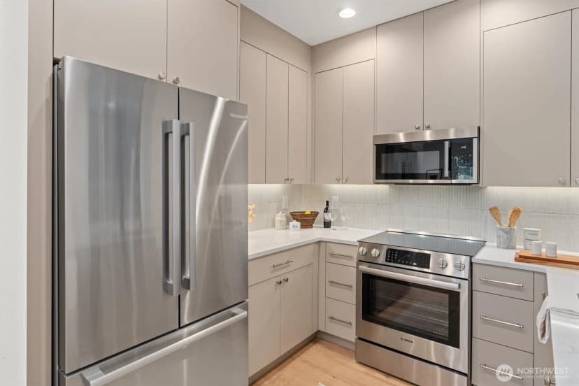 Property photo for 4047 44th Avenue Sw, Seattle photo 12