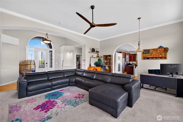 Property photo for 130 W Crescent Harbor Road, Oak Harbor photo 5