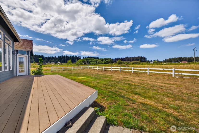 Property photo for 130 W Crescent Harbor Road, Oak Harbor photo 31