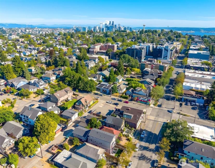 Property photo for 2414 B Queen Anne Avenue N, Seattle photo 28