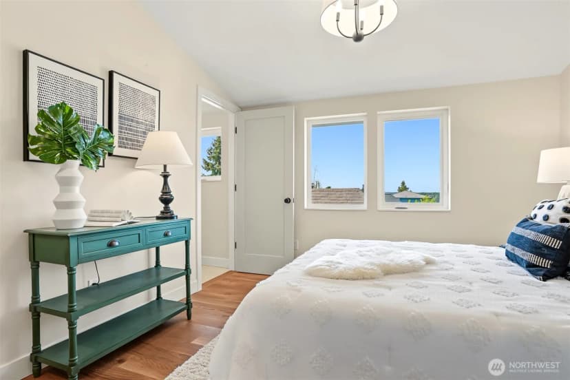 Property photo for 2414 B Queen Anne Avenue N, Seattle photo 14