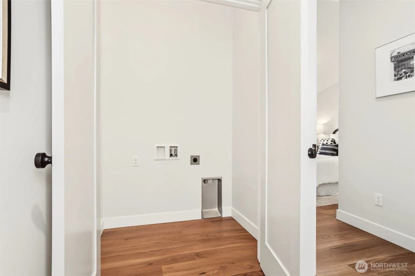 Property photo for 2414 B Queen Anne Avenue N, Seattle photo 17