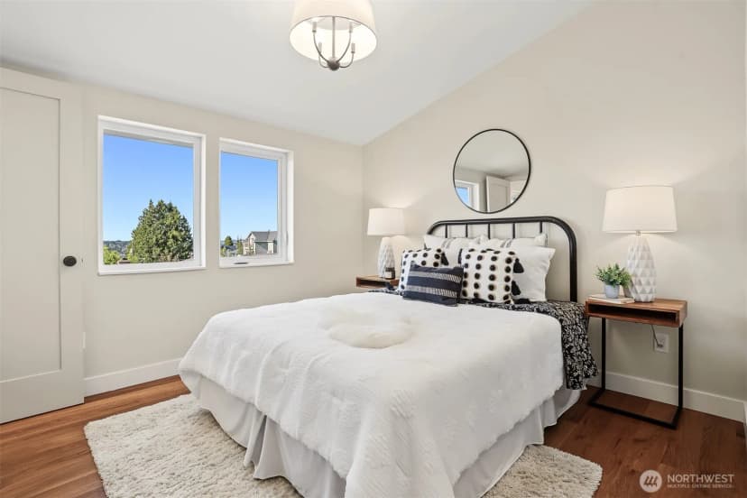 Property photo for 2414 B Queen Anne Avenue N, Seattle photo 13