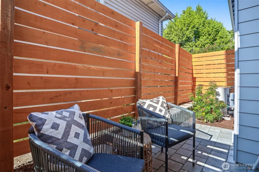 Property photo for 2414 B Queen Anne Avenue N, Seattle photo 23