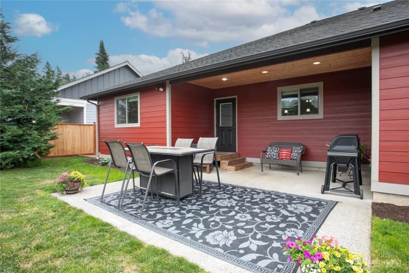 Property photo for 404 Amareen Court, Nooksack photo 32