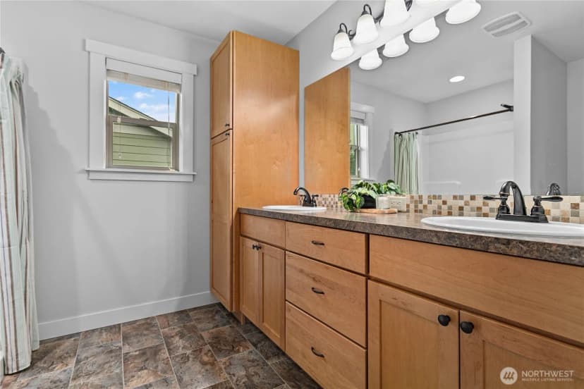 Property photo for 404 Amareen Court, Nooksack photo 19