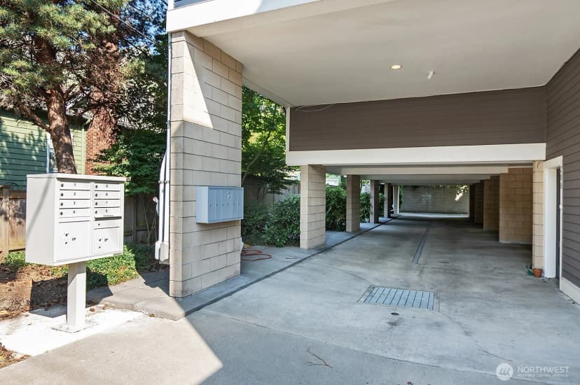 Property photo for 2502 N 50th Street #103, Seattle photo 22