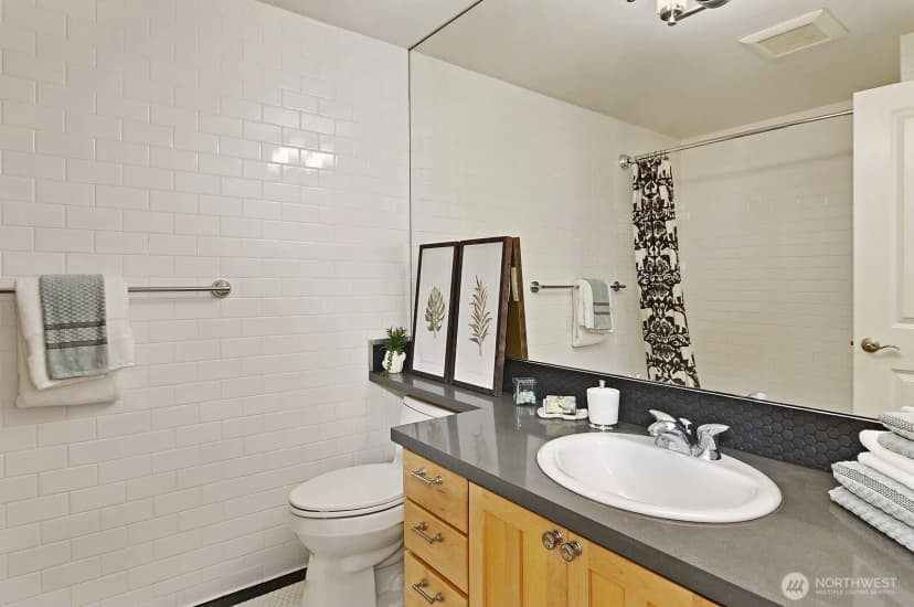 Property photo for 2502 N 50th Street #103, Seattle photo 17