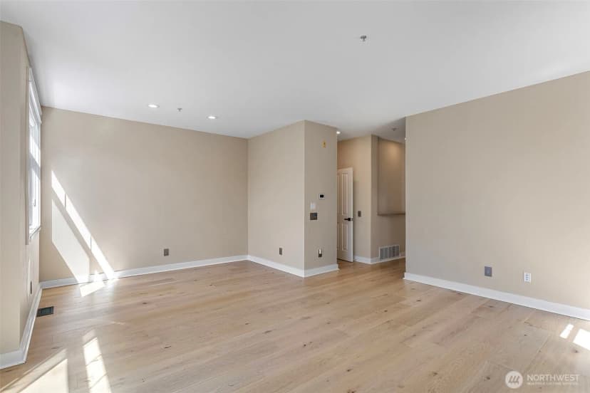 Property photo for 11899 Se 4th Place #603, Bellevue photo 6