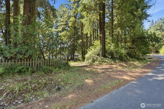 Property photo for 1905 194th Avenue Sw, Lakebay photo 2