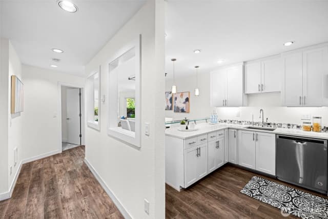 Property photo for 4214 W Lake Sammamish Pkwy Ne Ne #102, Redmond photo 4