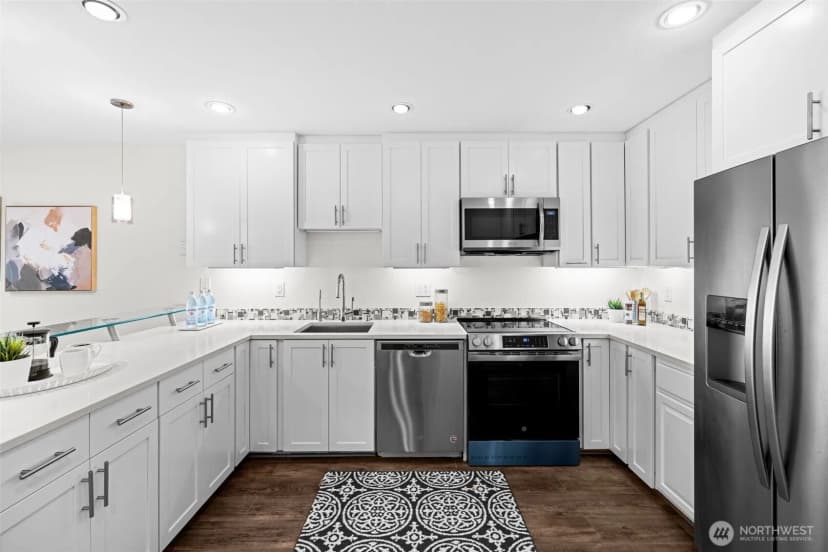 Property photo for 4214 W Lake Sammamish Pkwy Ne Ne #102, Redmond photo 5