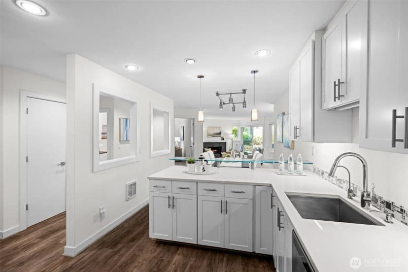 Property photo for 4214 W Lake Sammamish Pkwy Ne Ne #102, Redmond photo 7