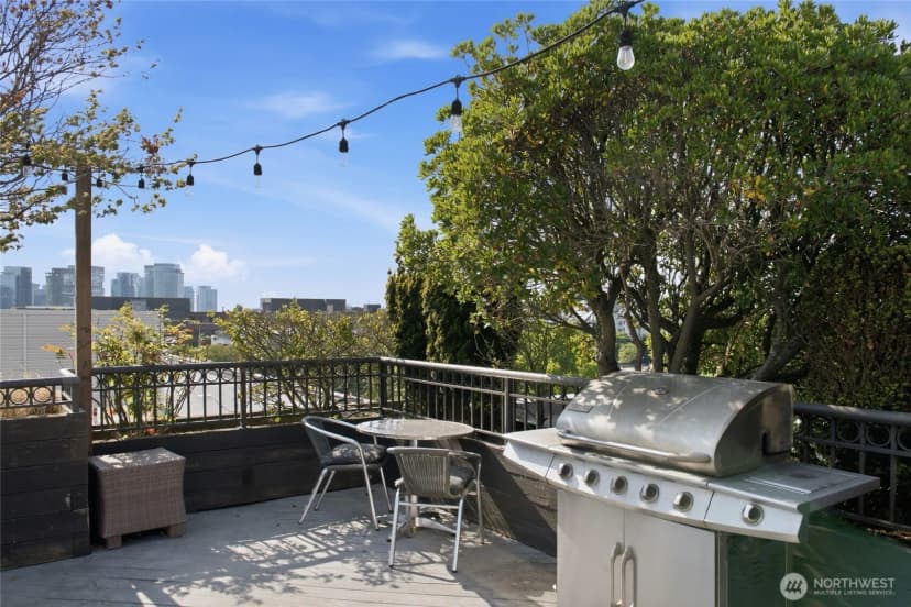Property photo for 1125 E Olive Street #604, Seattle photo 25