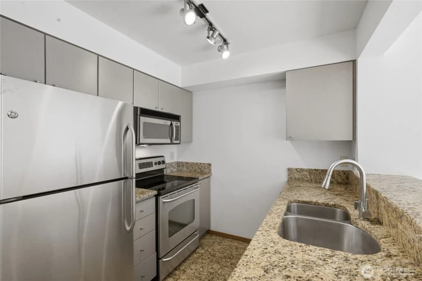 Property photo for 1125 E Olive Street #604, Seattle photo 8