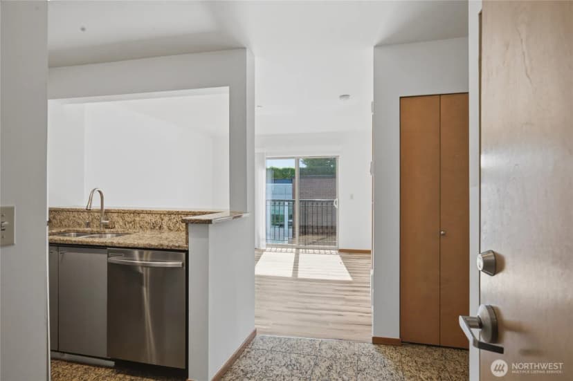 Property photo for 1125 E Olive Street #604, Seattle photo 6