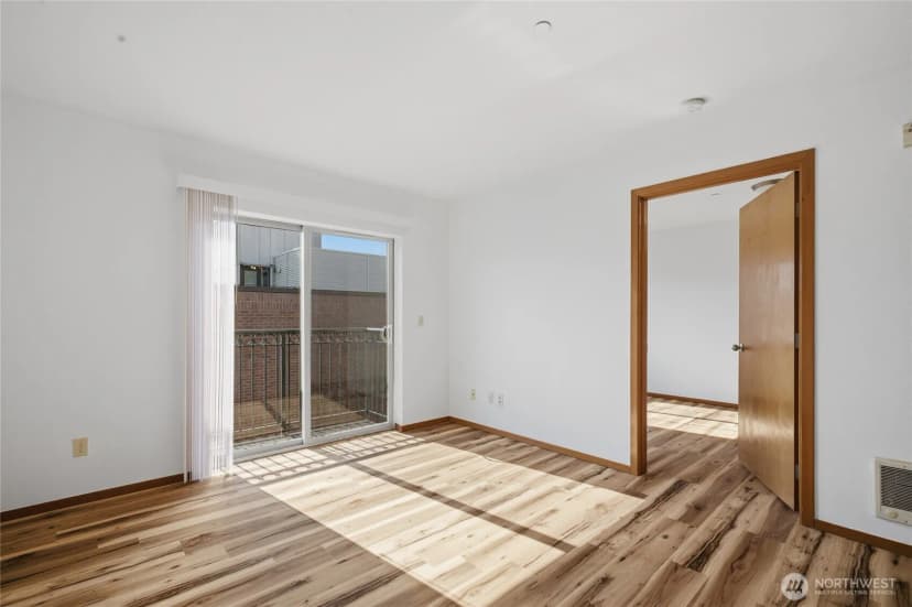 Property photo for 1125 E Olive Street #604, Seattle photo 18