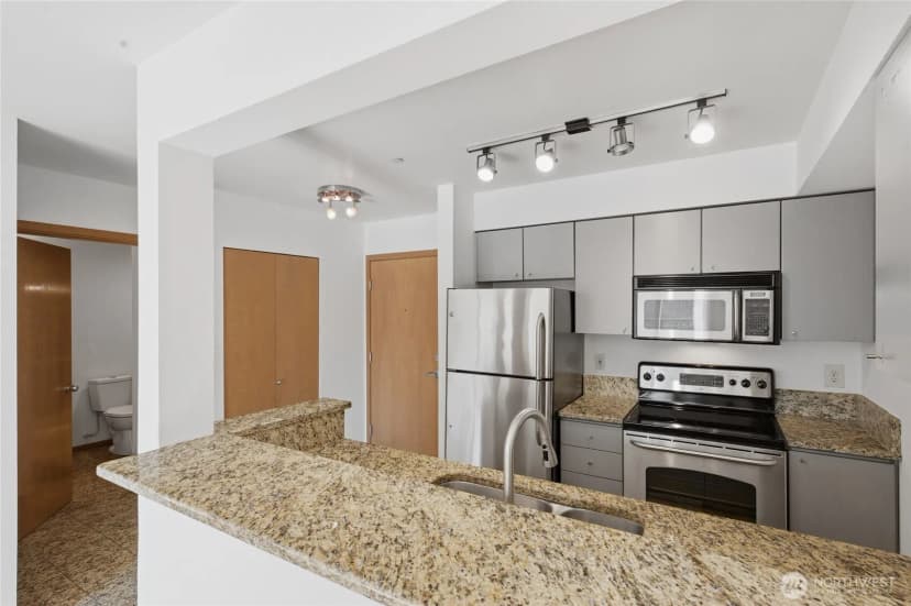 Property photo for 1125 E Olive Street #604, Seattle photo 11